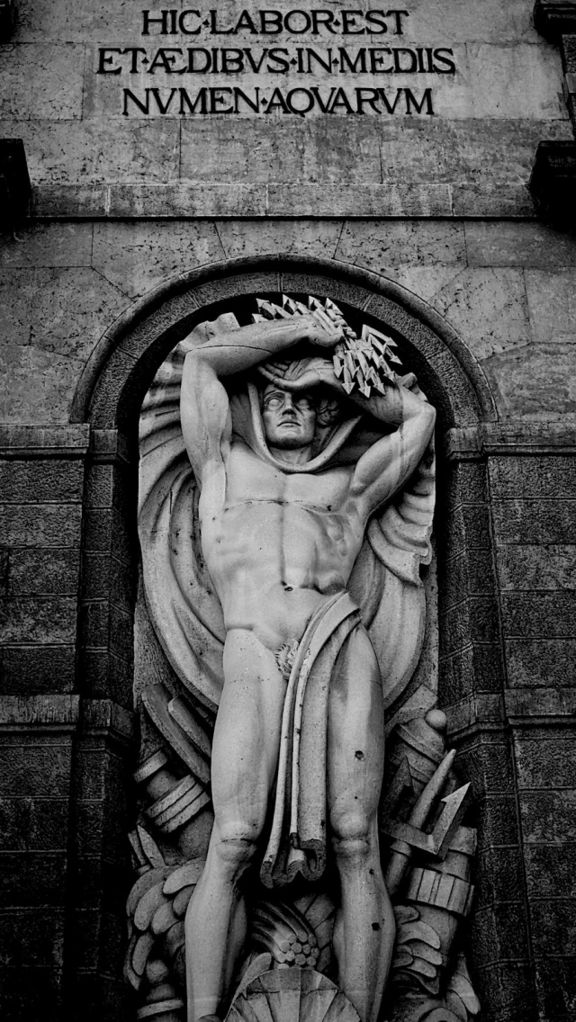0100 Black And  White Historical Church Sculpture